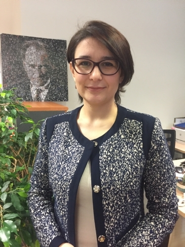 Dr. Ayegl zkavukcu