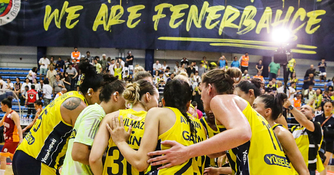 fenerbahce basketball fans